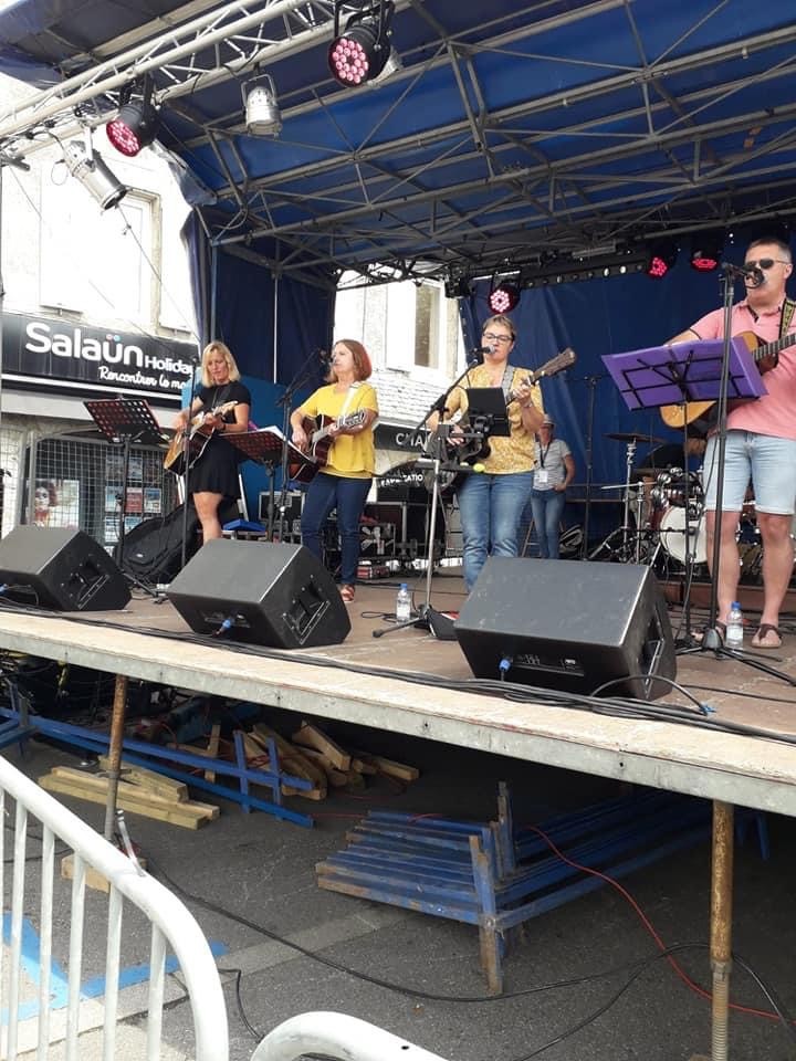 Foire aux moules de Lannilis en 2019 - Solène, Françoise, Béa et Loic